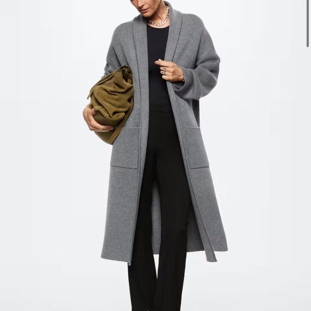 Oversized knitted coat with pockets